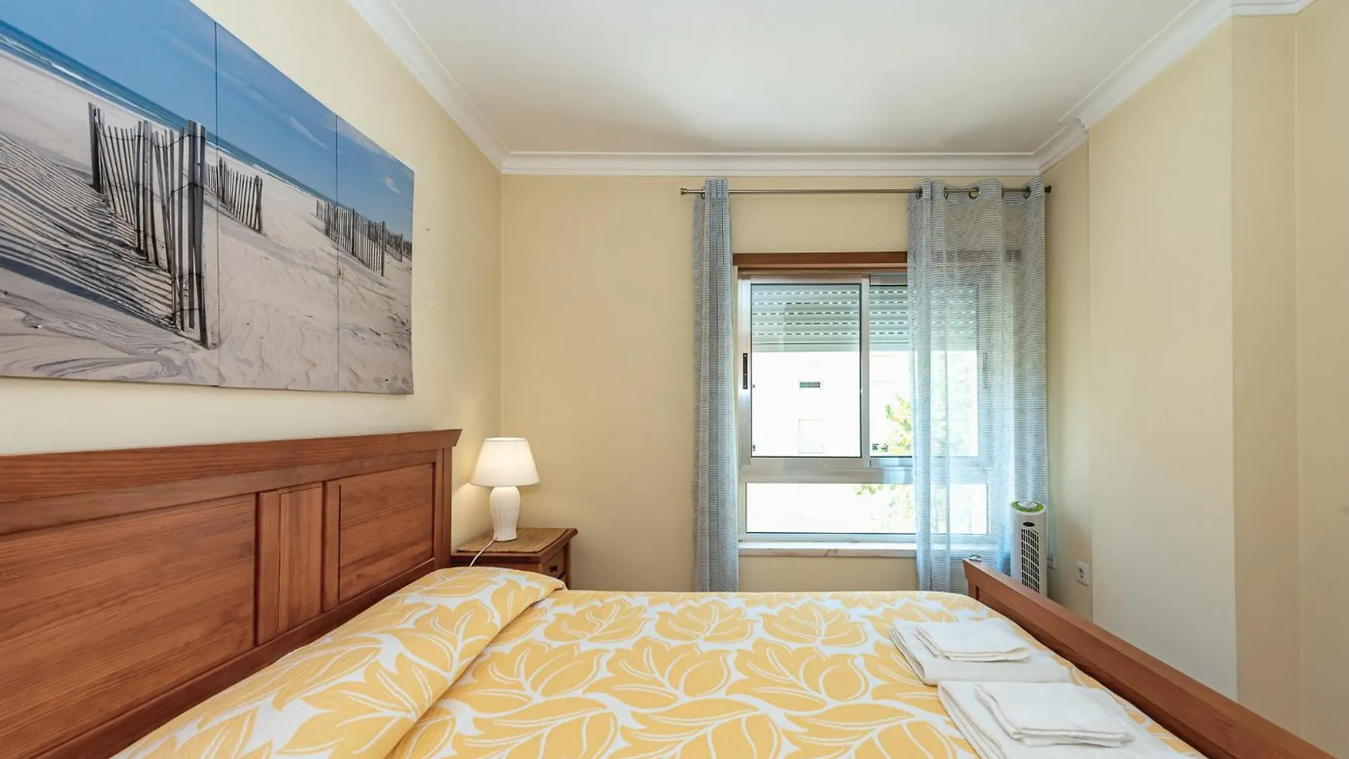 The Canadians Escape ~ Relaxing Portimao Portugal Apartment