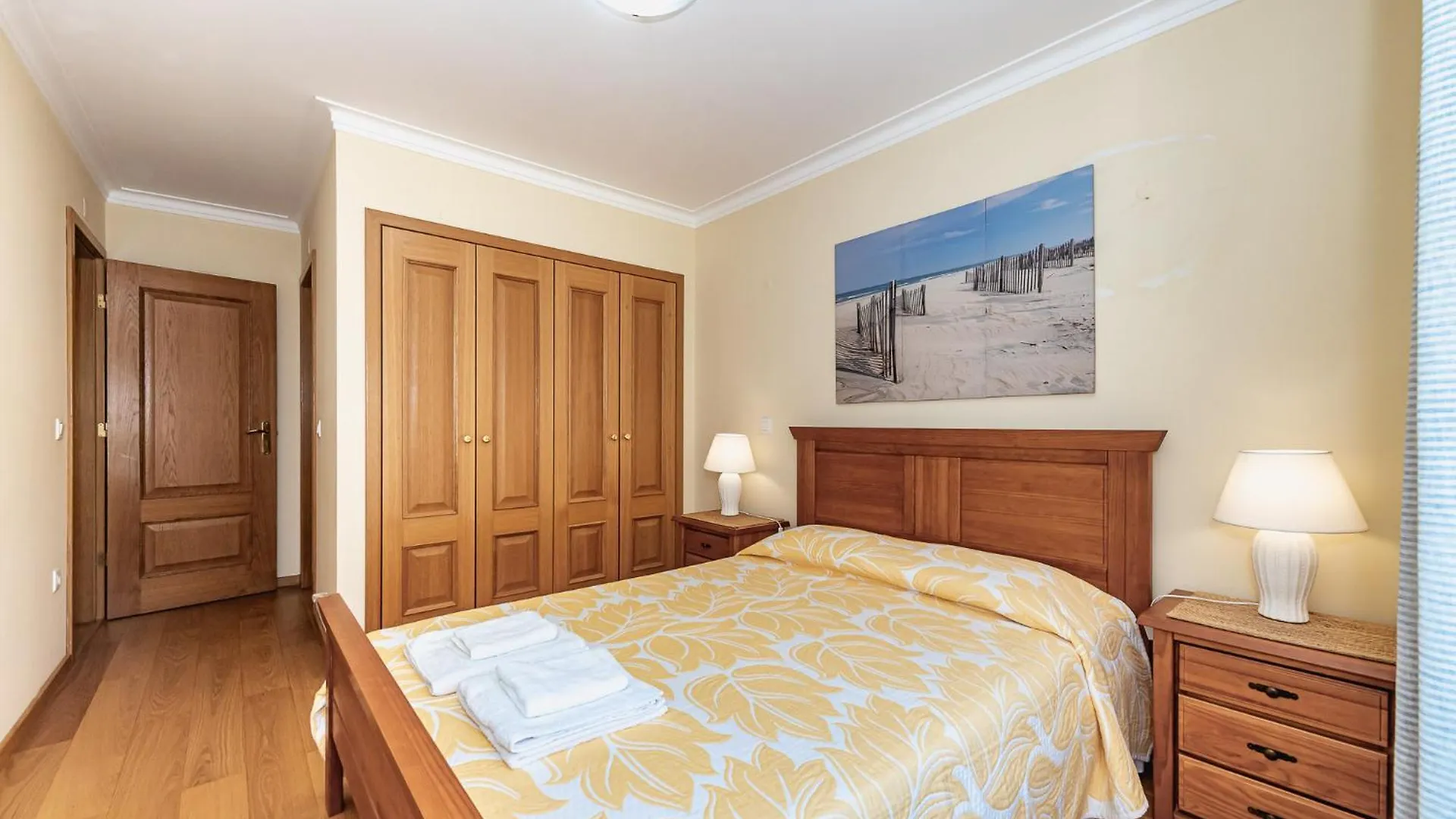 The Canadians Escape ~ Relaxing Portimao Portugal Apartment